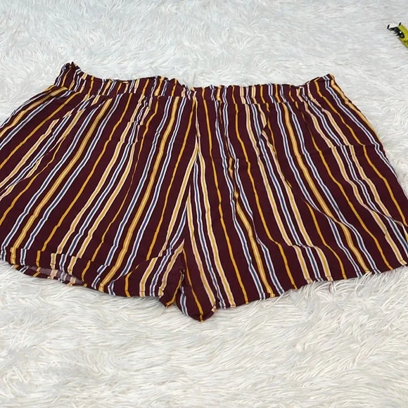 Ambiance High Waist Red and Yellow Shorts WOMENS SIZE 2X - Picture 6 of 7